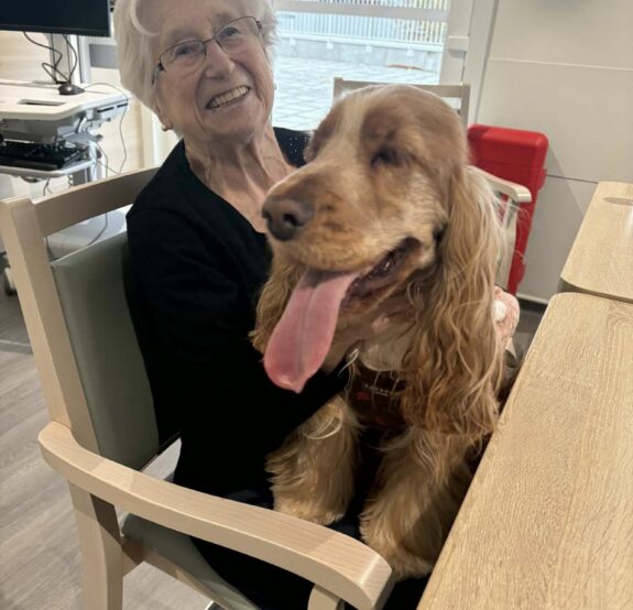 Des compagnons à quatre pattes au service du bien-être des résidents !